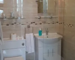 All rooms are en-suite